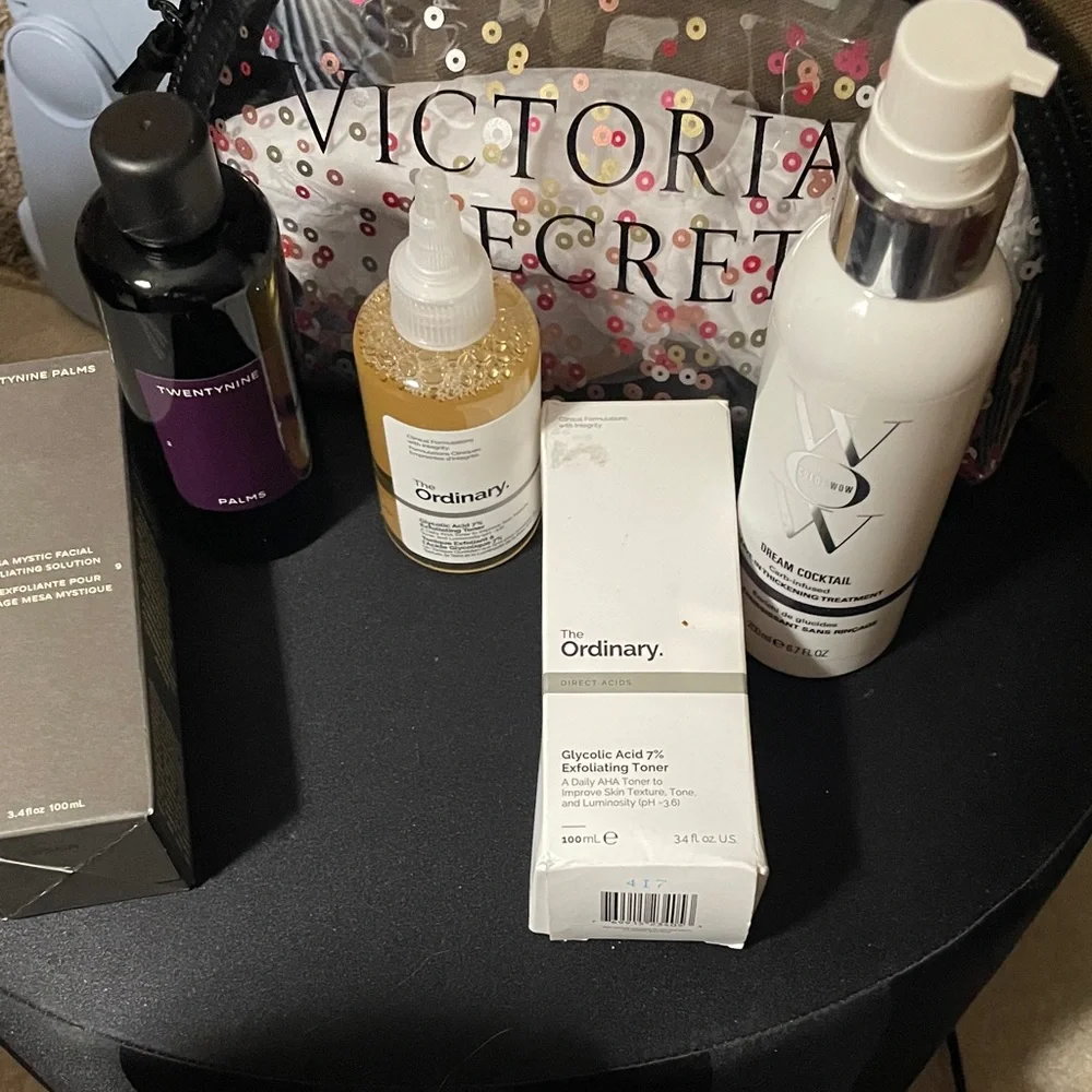 Victoria's Secret Sequin Bag with Skincare and skin and hair care - Picture 1 of 9